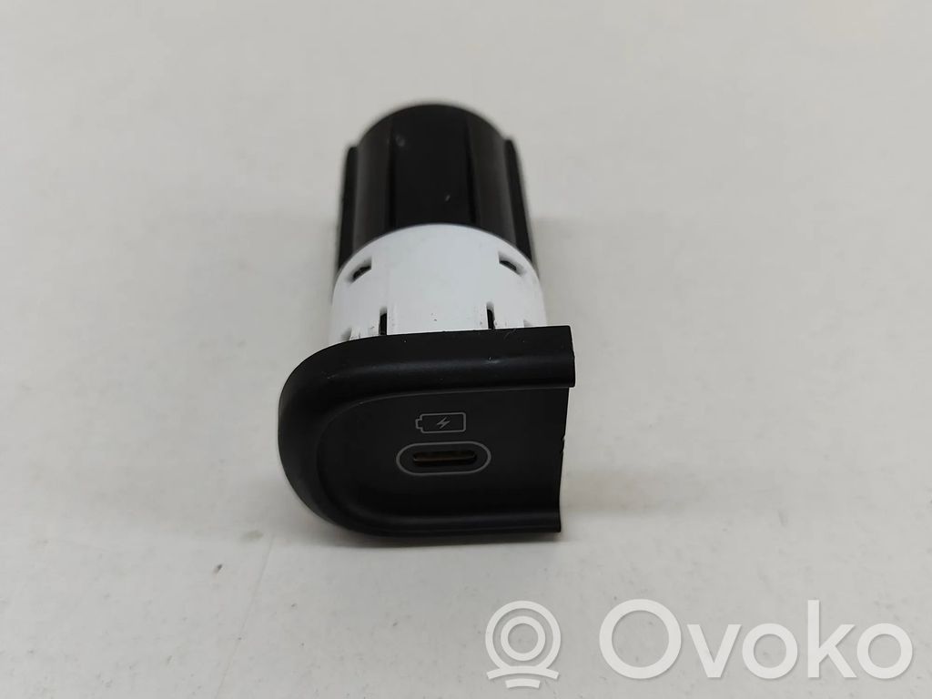 KIA Sportage USB socket connector 