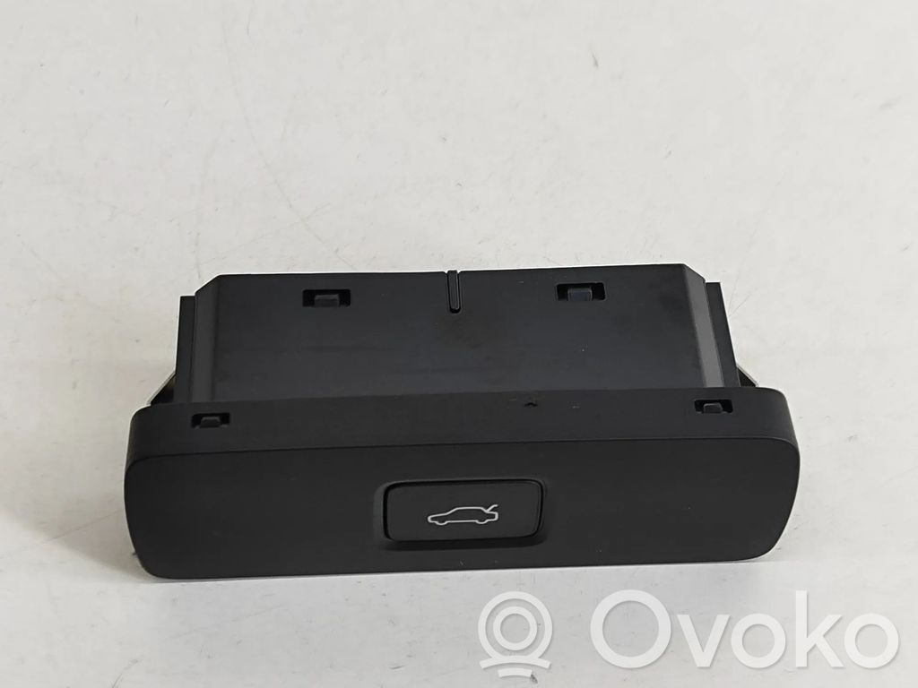 Polestar 2 Tailgate/boot open switch button 