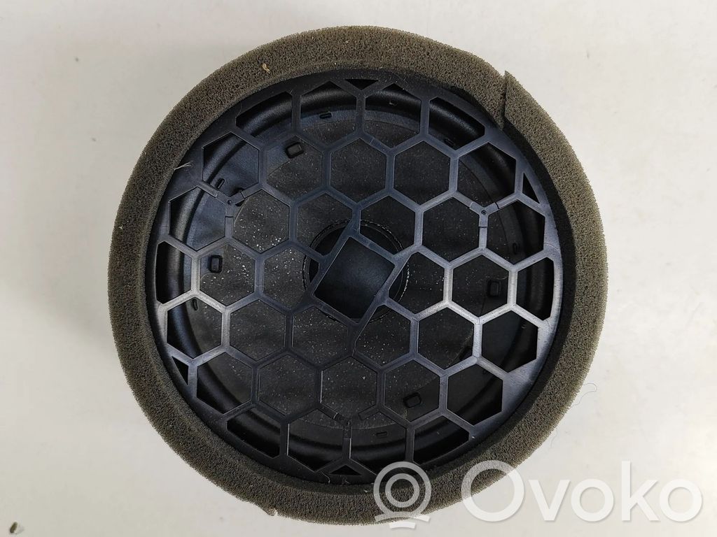 Skoda Enyaq iV Enceinte de porte arrière