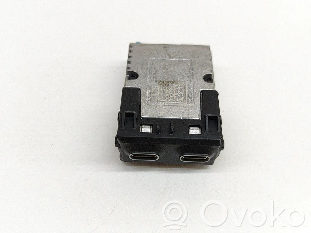BMW iX Enchufe conector USB 