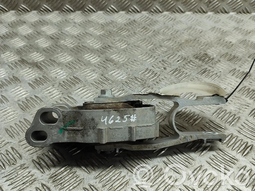 Engine mount bracket   31686299,31686298