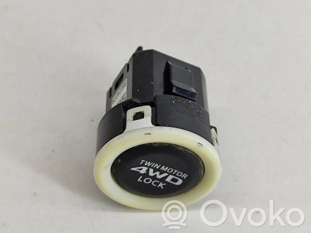 Mitsubishi Outlander Other switches/knobs/shifts 
