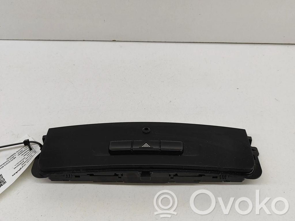Mercedes-Benz Vito Viano W447 Przycisk świateł awaryjnych 