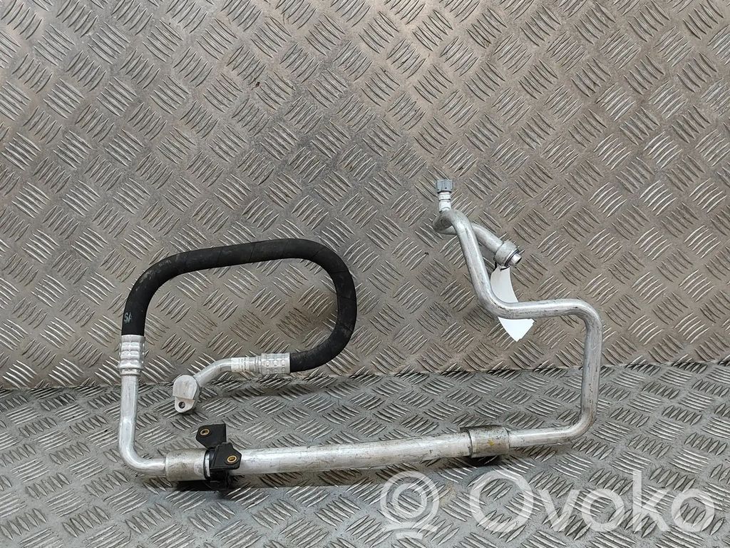 BMW iX Ilmastointilaitteen putki (A/C) 