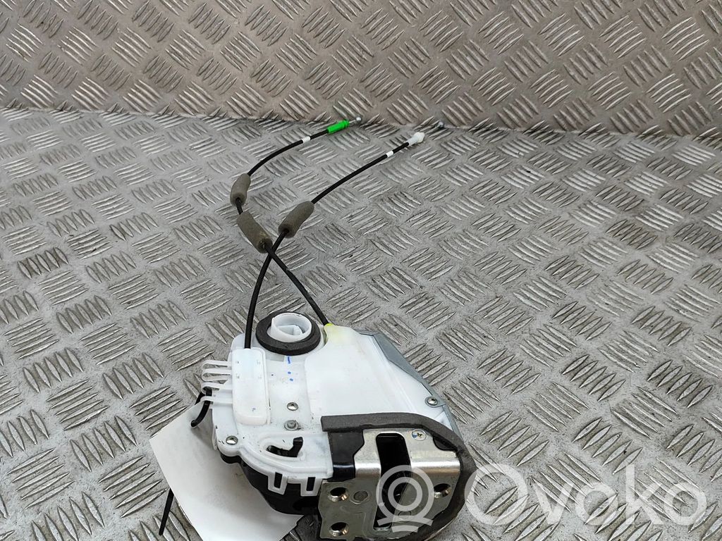 Toyota Yaris Cross Zamek drzwi tylnych 