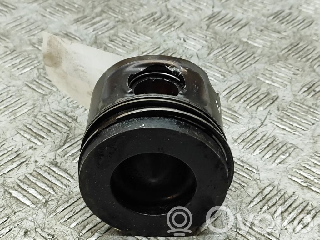 BMW 1 E81 E87 Piston 