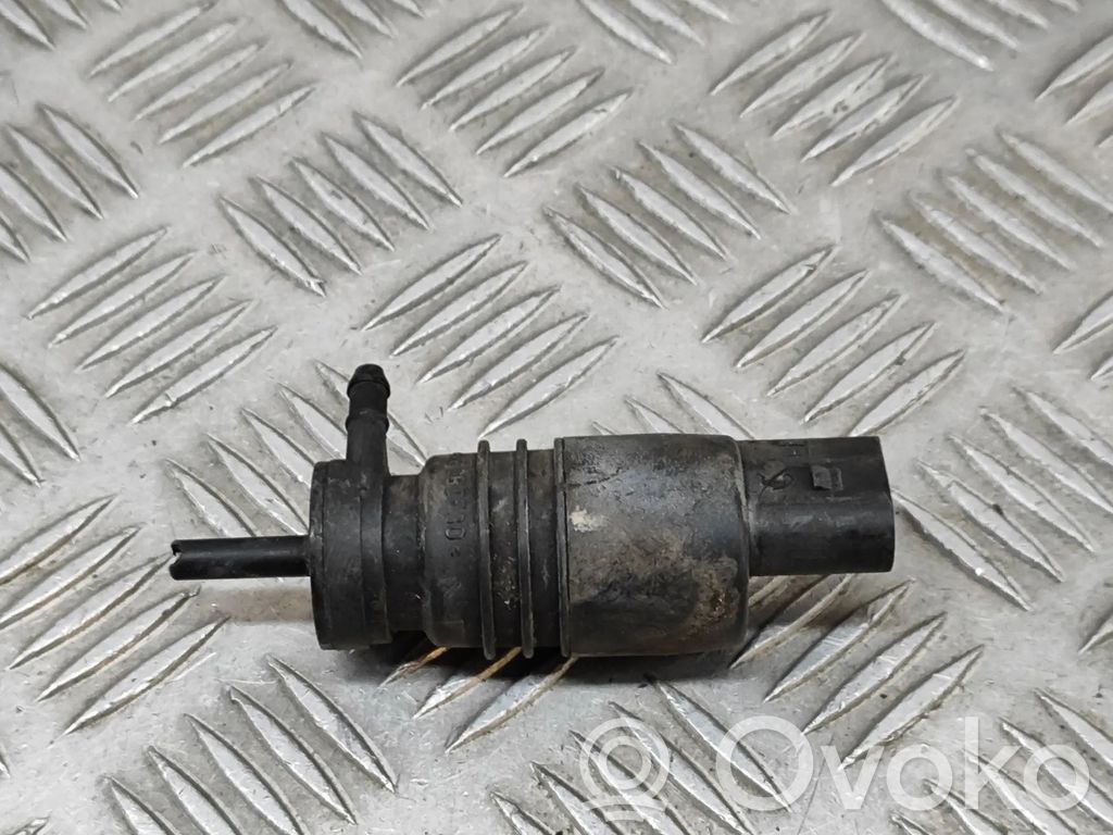 Porsche 911 996 Pompa spryskiwacza szyby przedniej / czołowej 