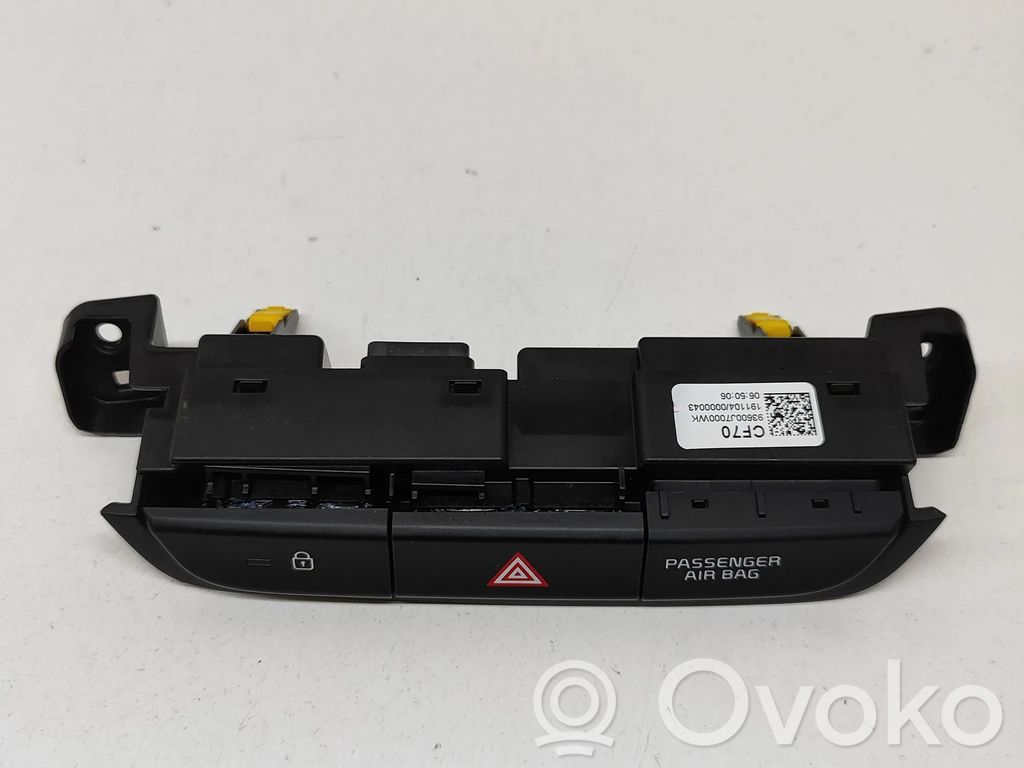 KIA Xceed Hazard light switch 