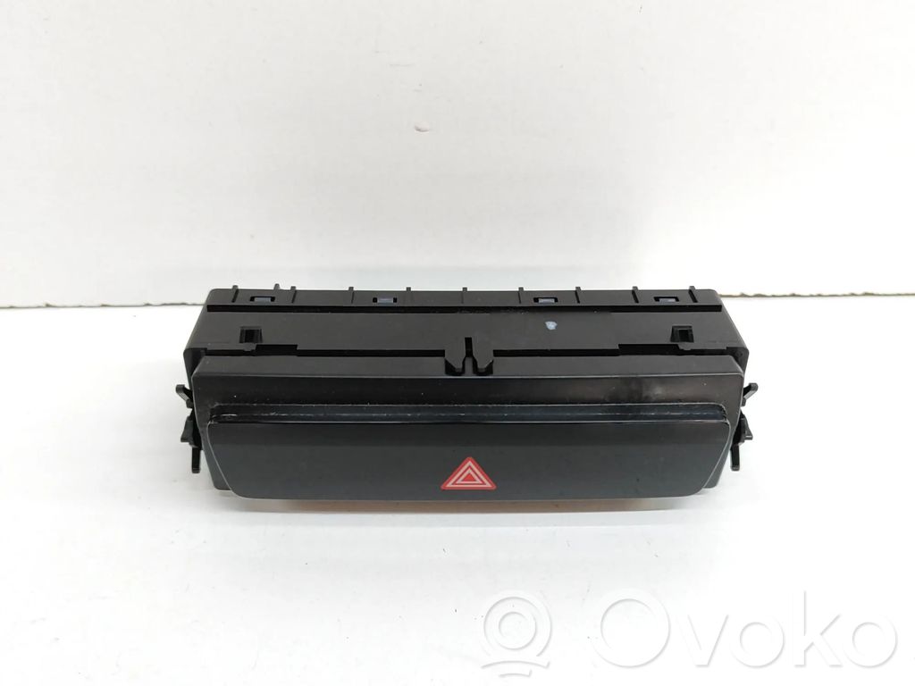 Audi Q4 Sportback e-tron Hazard light switch 