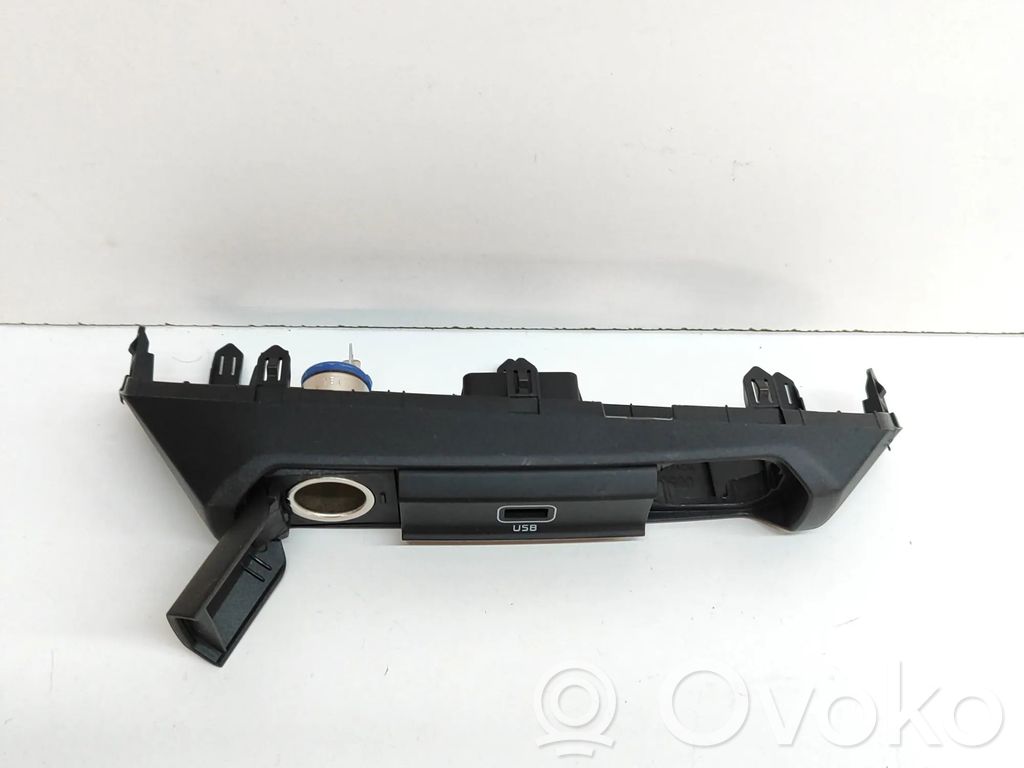 KIA Niro Rivestimento del vano portaoggetti del cruscotto 