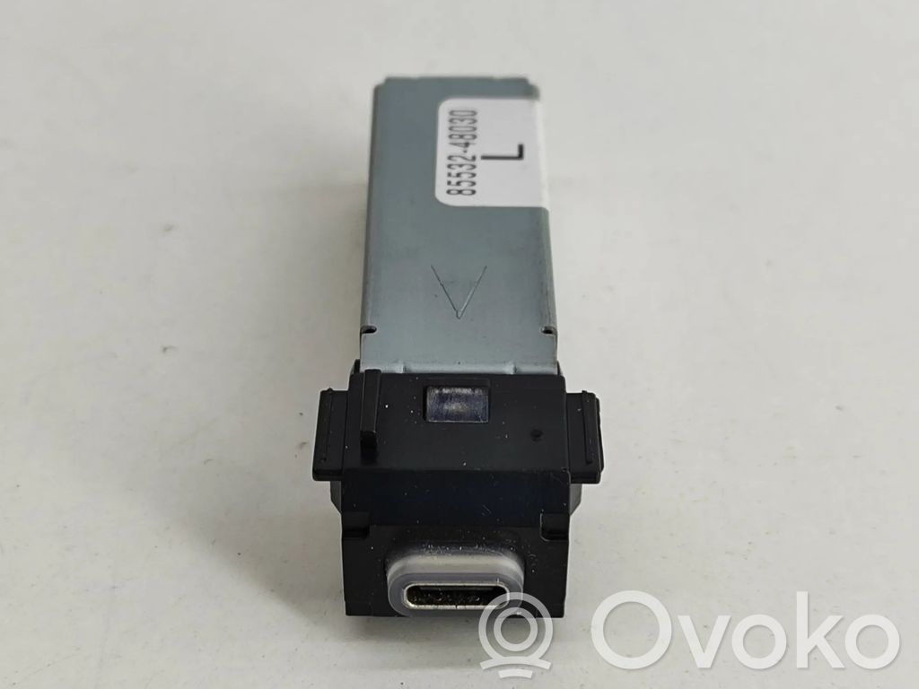 Lexus RX 450H USB-pistokeliitin 
