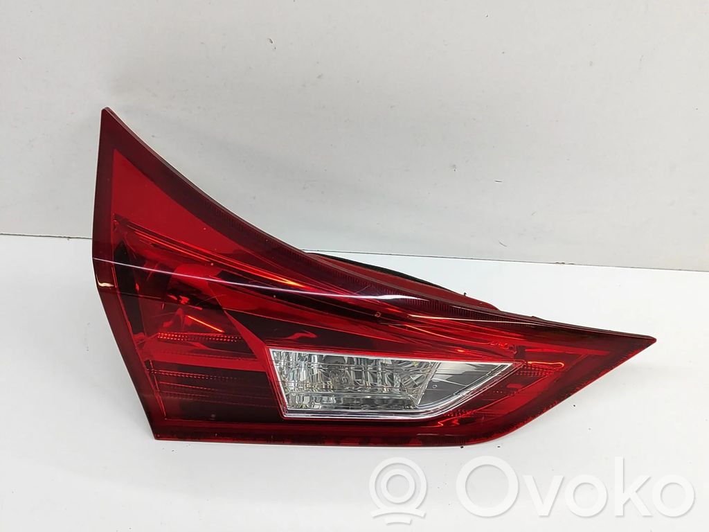 Toyota Auris E180 Lampy tylnej klapy bagażnika