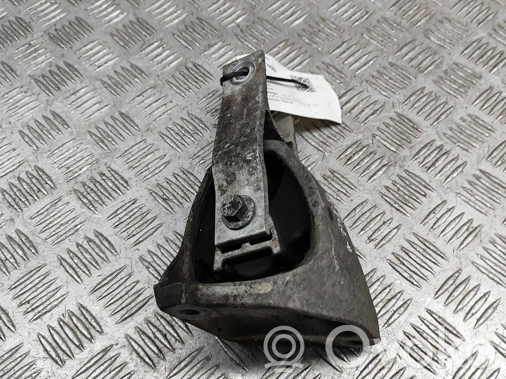 Engine mount bracket   31480565,31339951