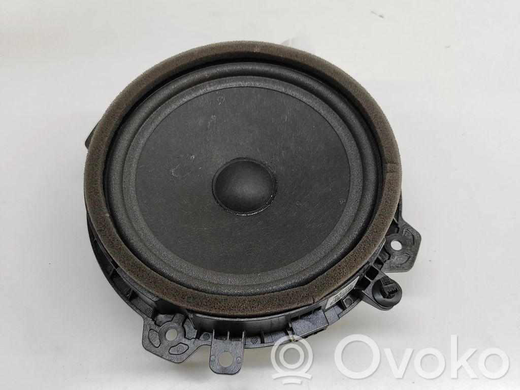 KIA Sportage Enceinte de porte arrière 