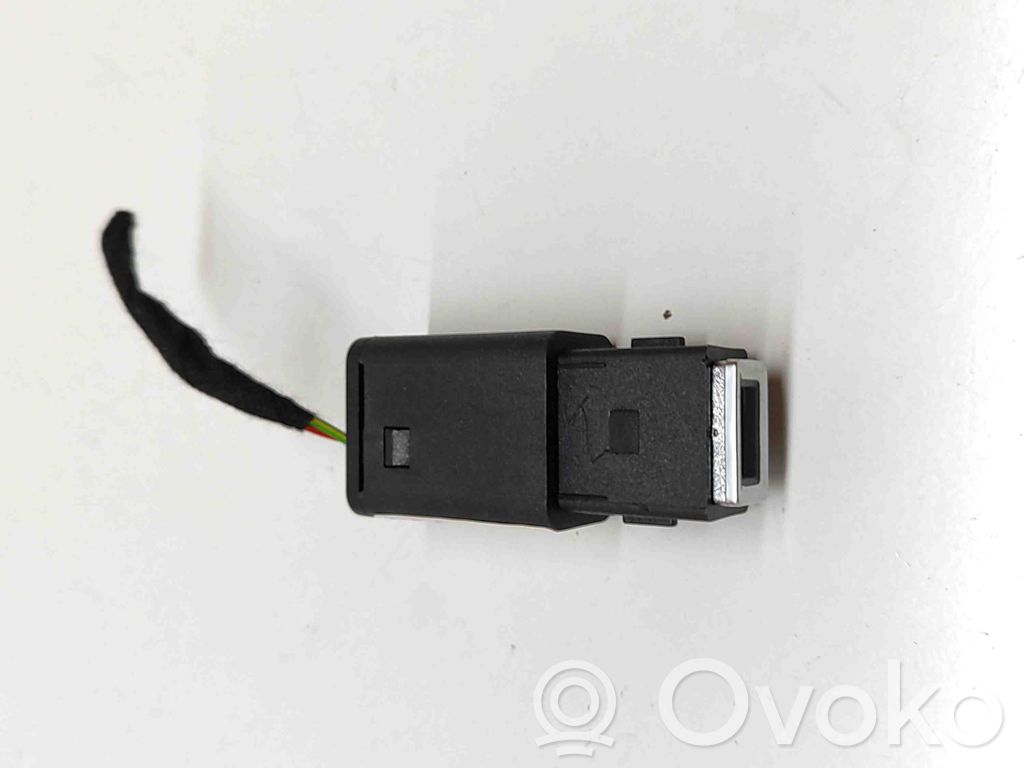 Jeep Avenger Enchufe conector USB 
