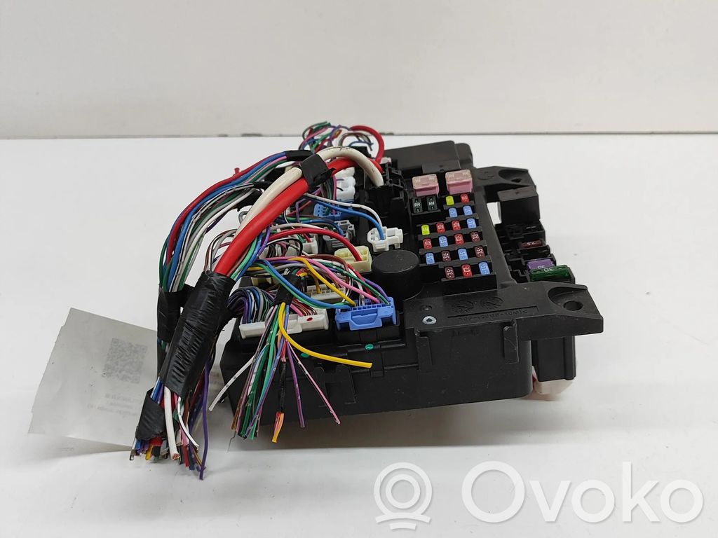 Mitsubishi Outlander Módulo de fusible 