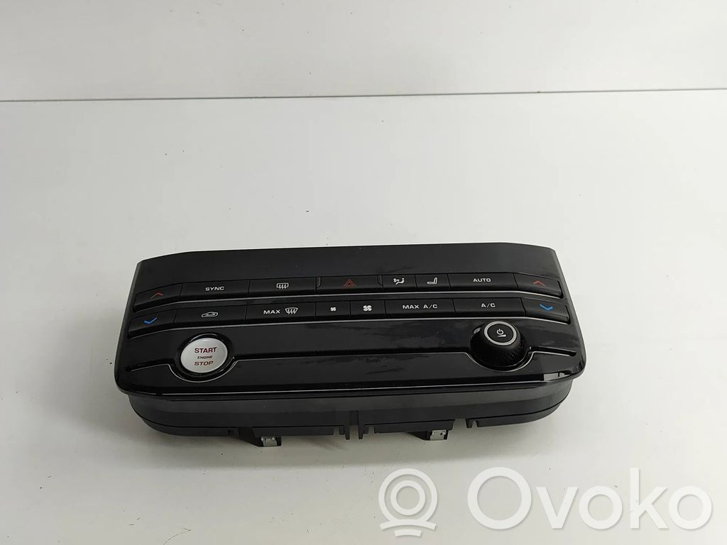 Jaguar XE Interior fan control switch 