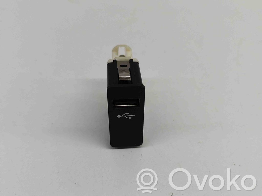 USB socket connector   6820397