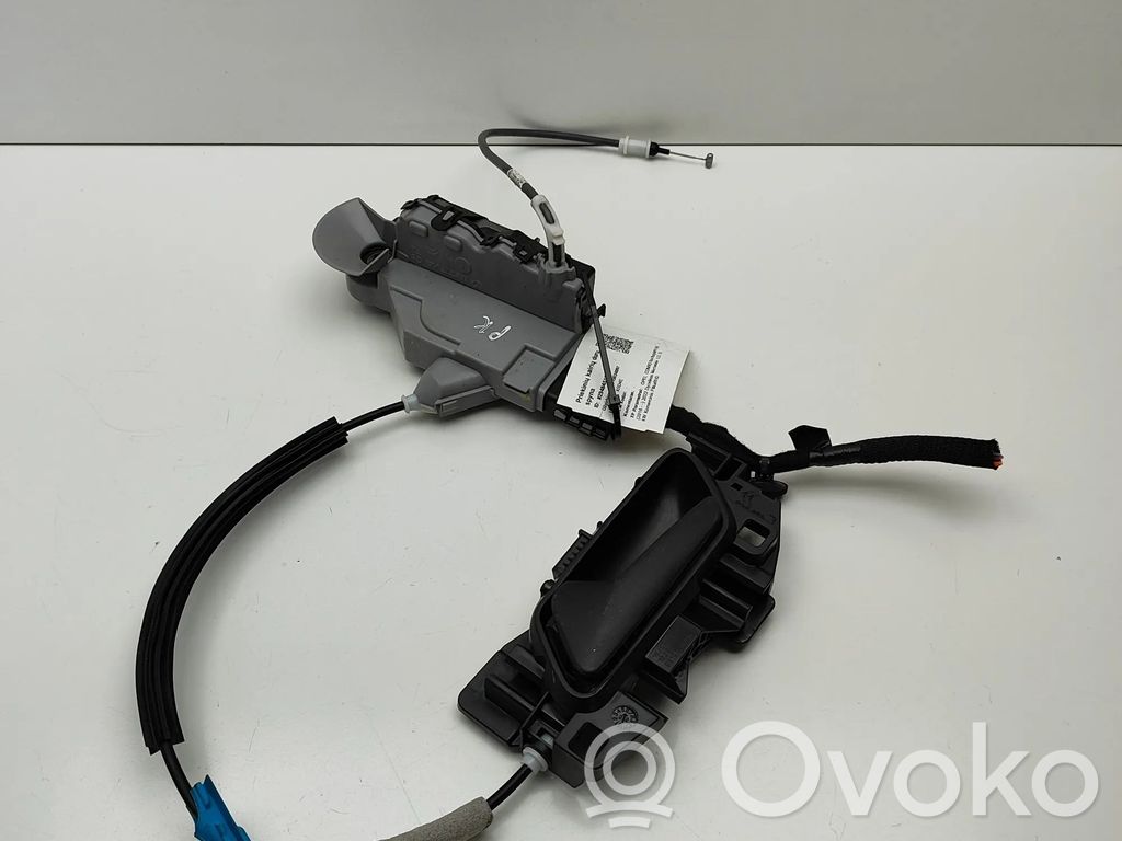 Opel Combo E Coupe door lock (next to the handle) 