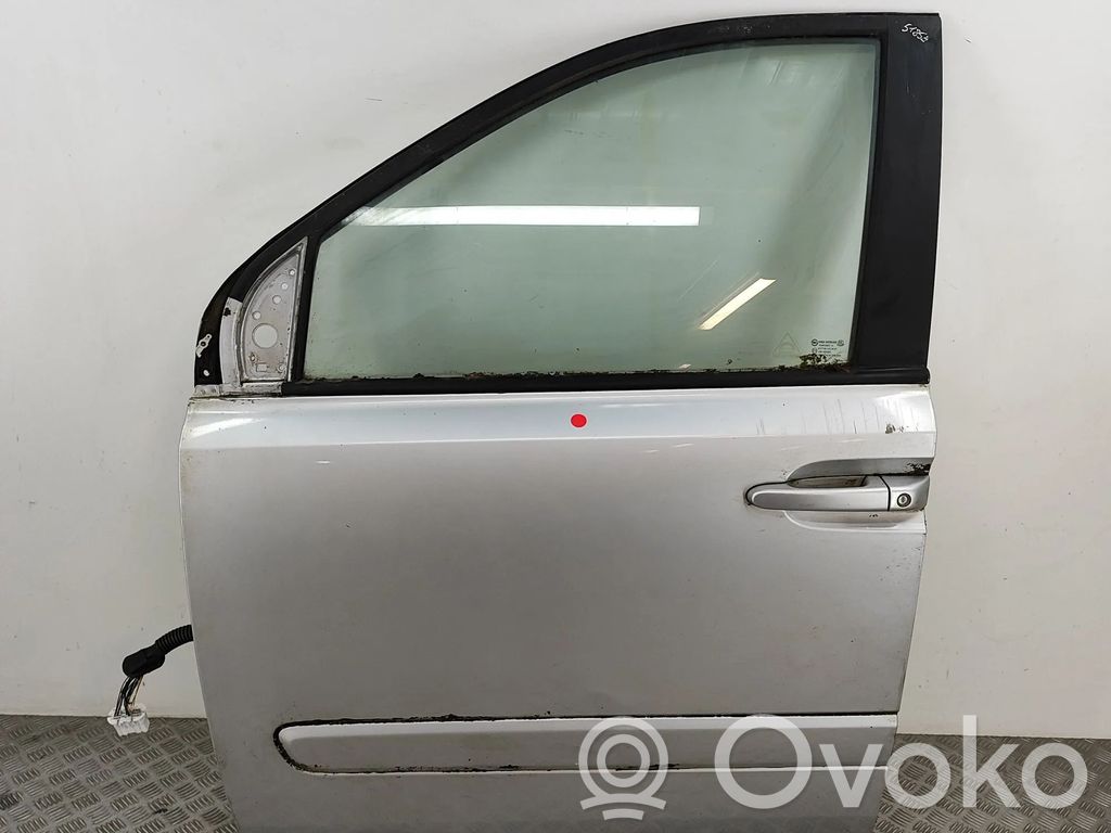 KIA Carnival Дверь 