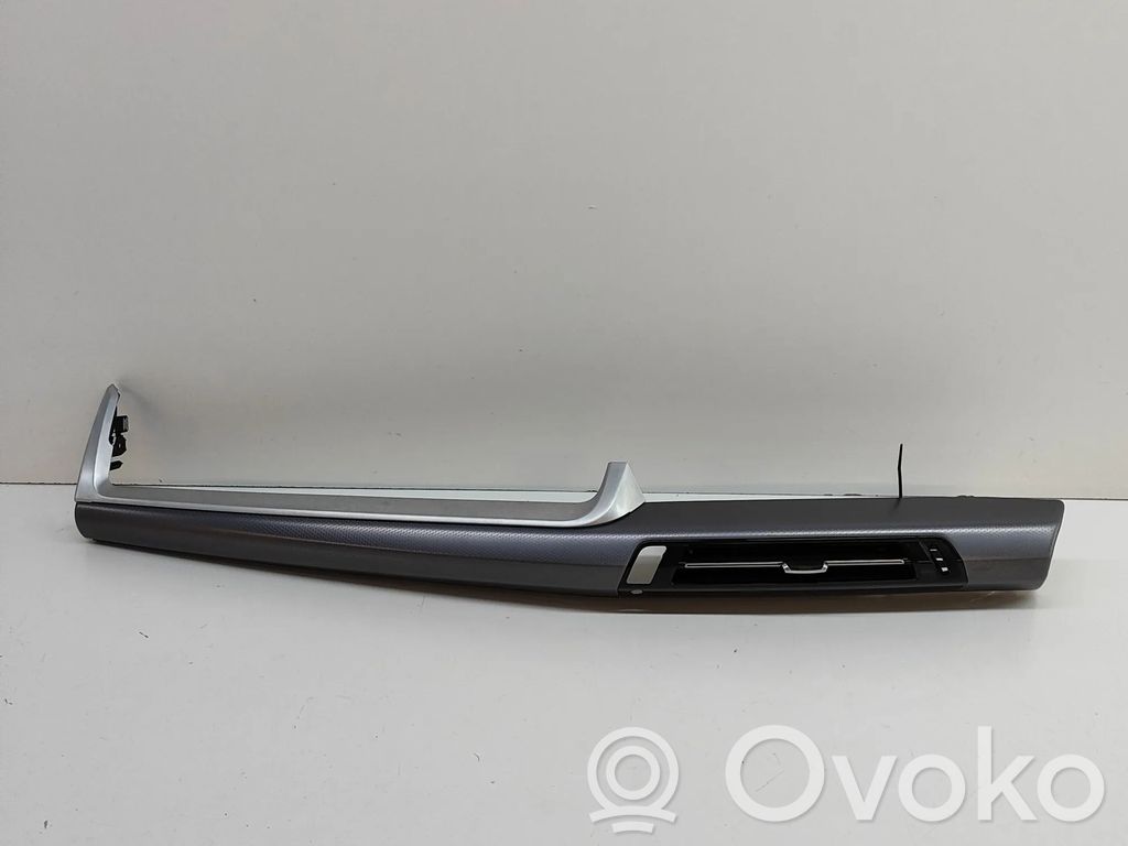 BMW X2 U10 Lango oro grotelės 