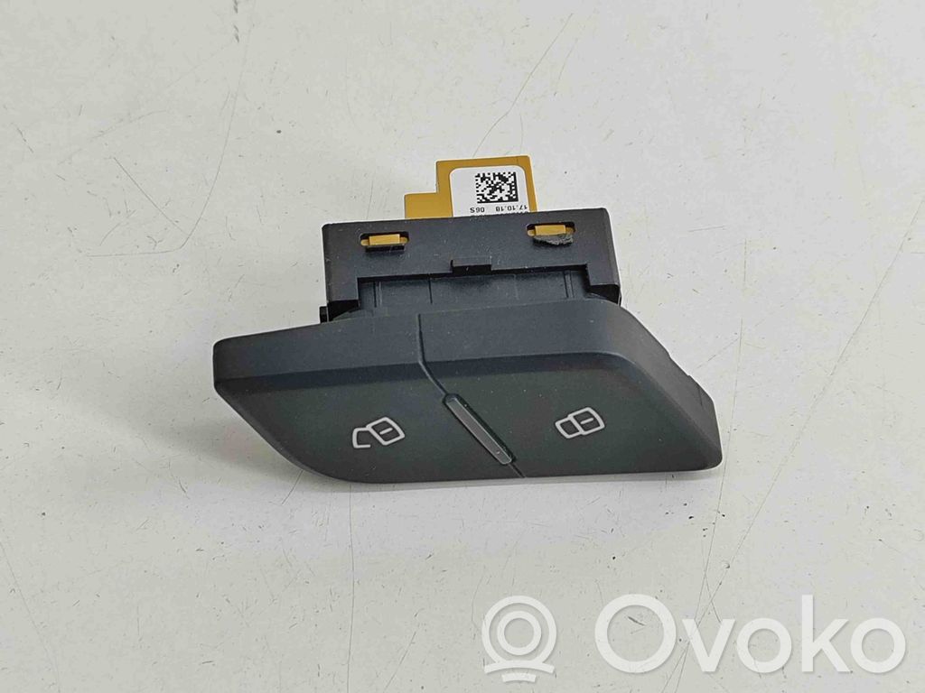 Central locking switch button   8W2962108B