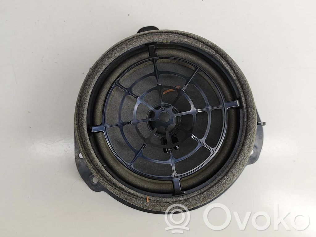 Altavoz de la puerta trasera   8W5035411