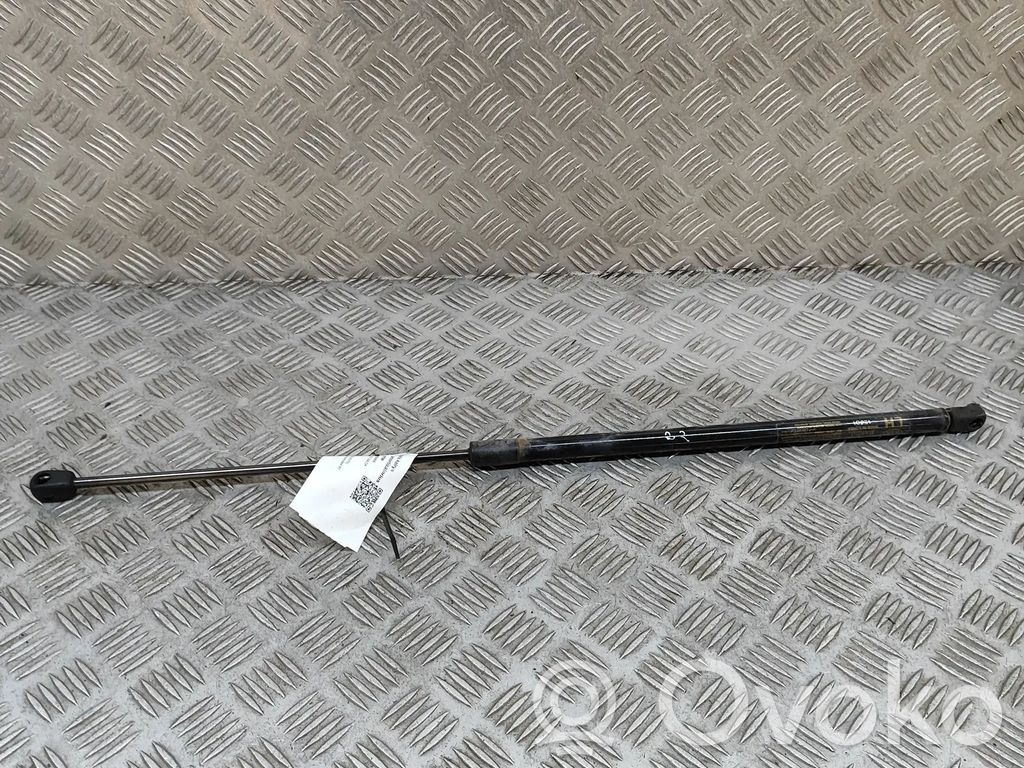 KIA Soul Konepellin kaasujousi 