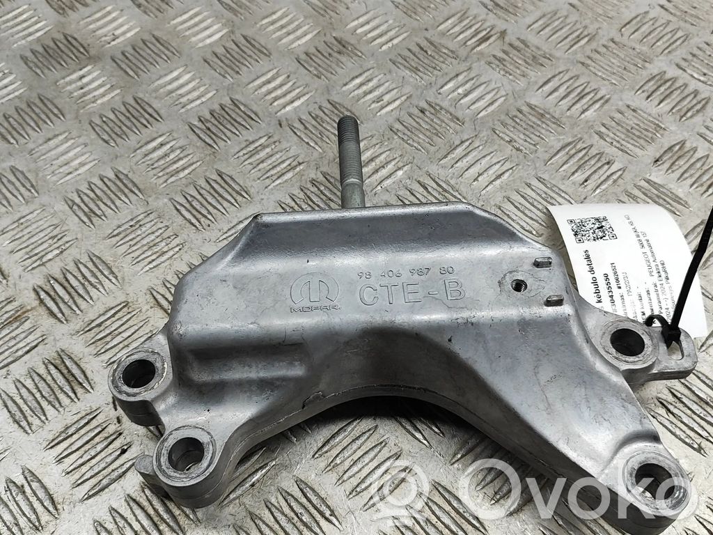 Peugeot 5008 III Engine mounting bracket 
