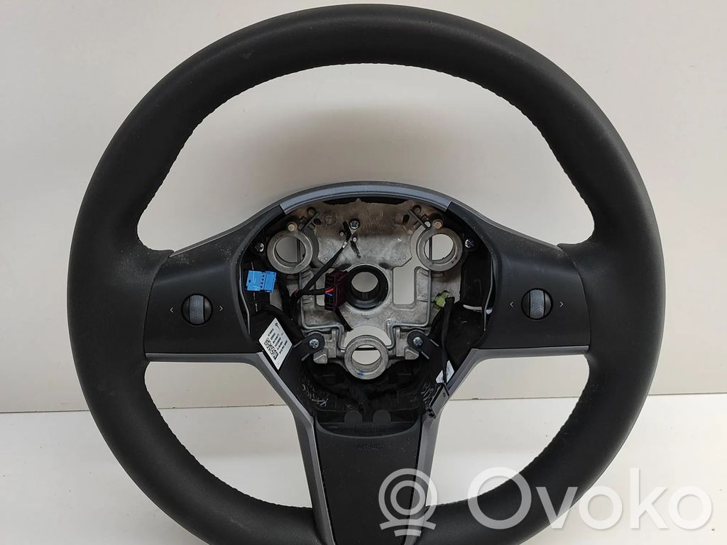 Tesla Model Y Vairas 