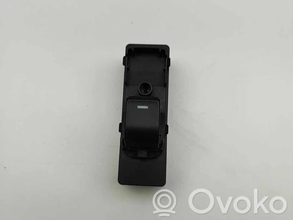 Electric window control switch   5AB131EA02,GKL166370A