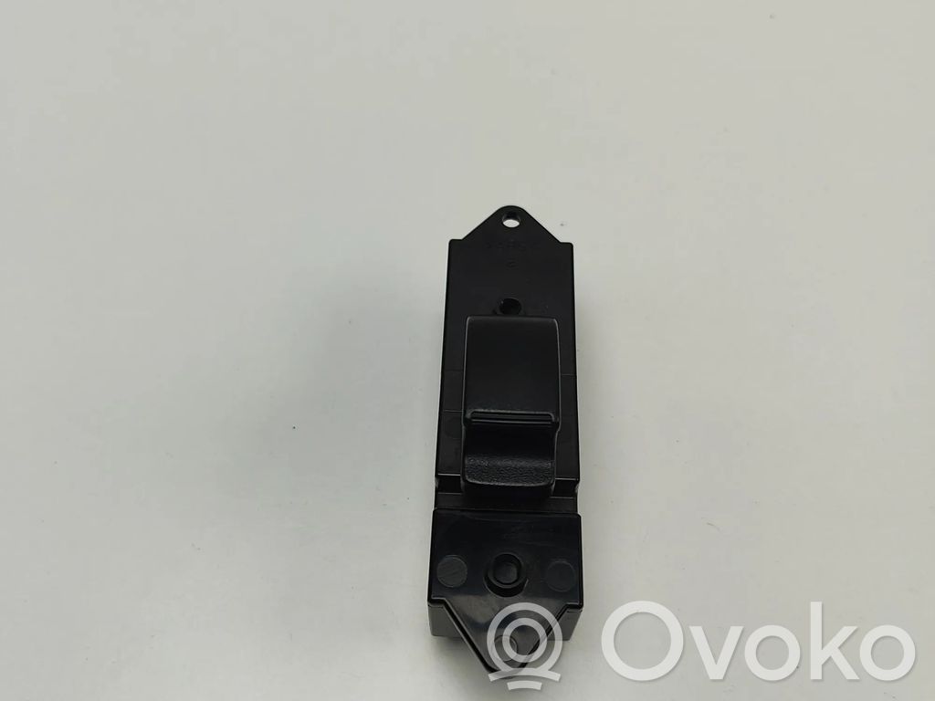 Mitsubishi Lancer Electric window control switch 