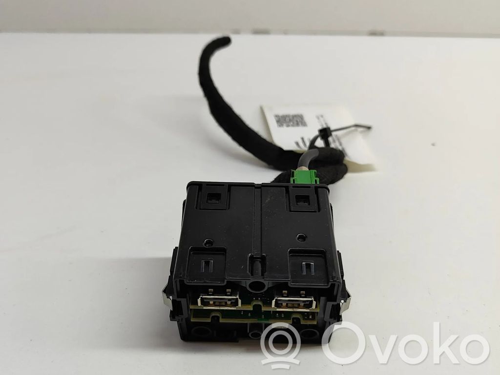 Audi RS6 C7 Enchufe conector USB 