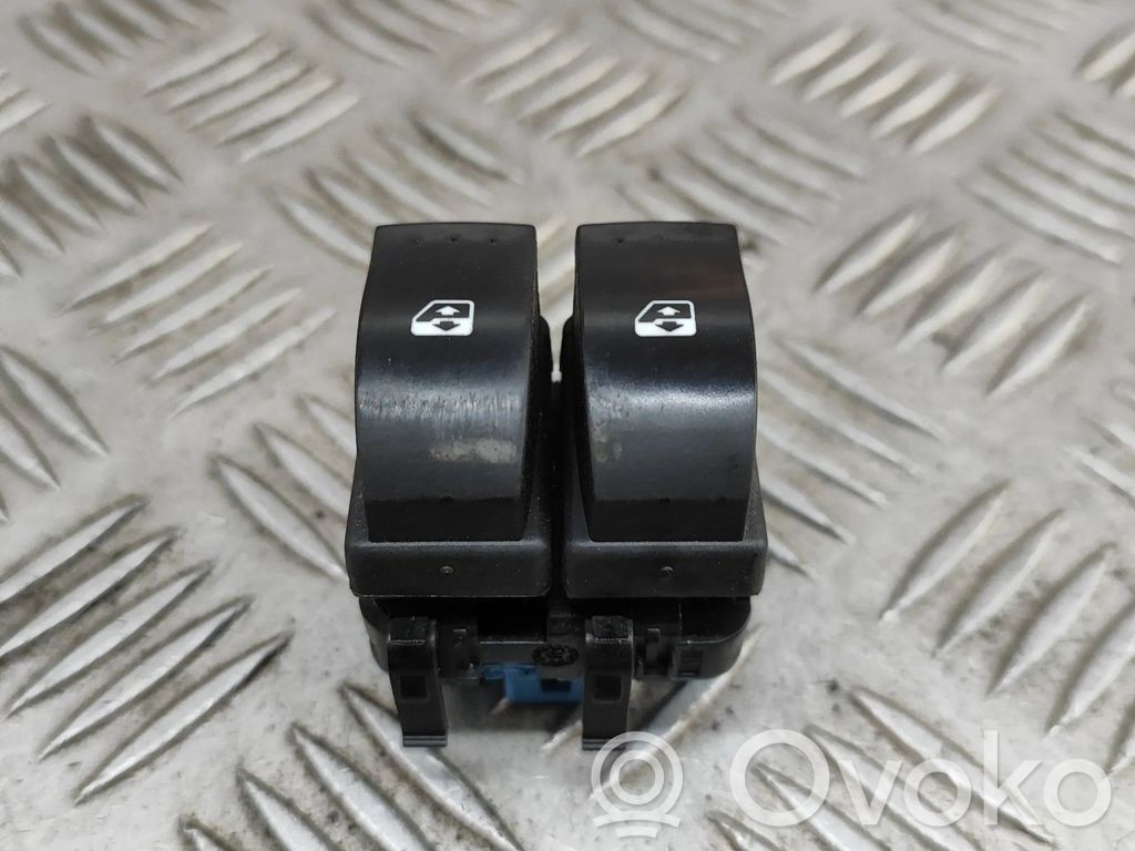 Opel Movano B Electric window control switch 