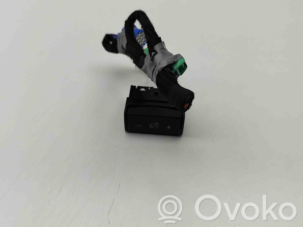 Nissan Juke II F16 Inne przełączniki i przyciski 