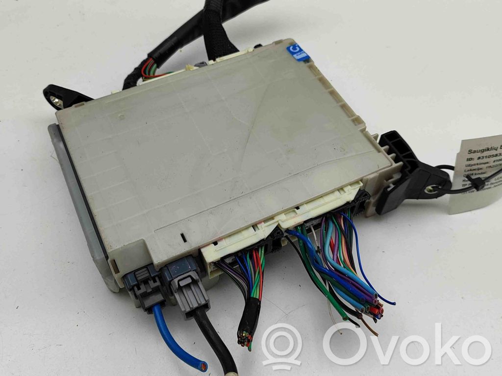 Lexus IS III XE30 Fuse module 