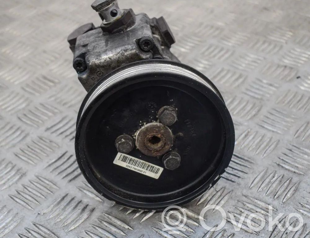 BMW 5 E60 E61 Power steering pump 
