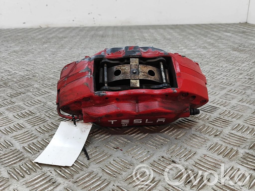 Tesla Model X Etujarrusatula 
