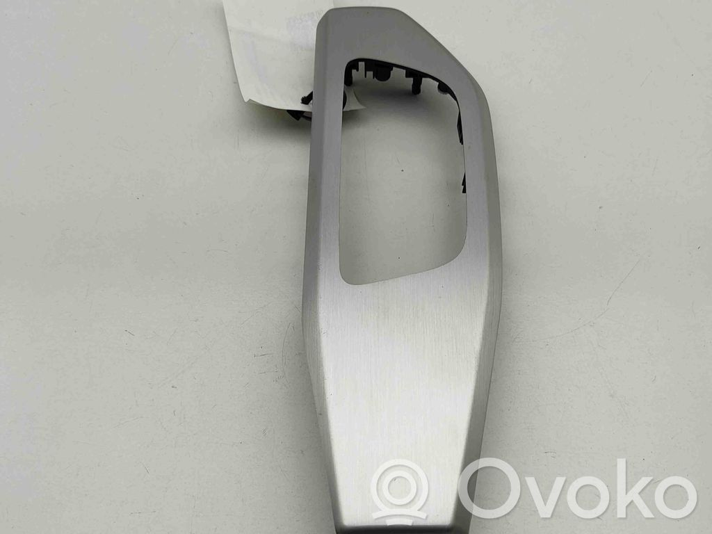 Panel trim   8W2853190