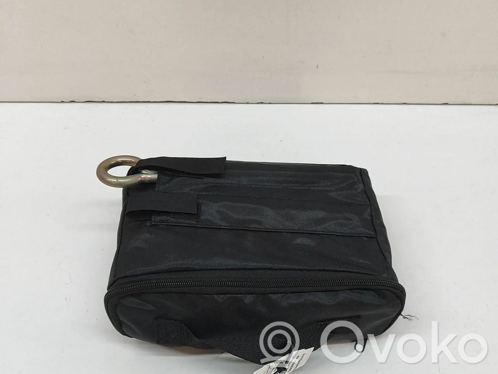 Peugeot 408 II Tool set 