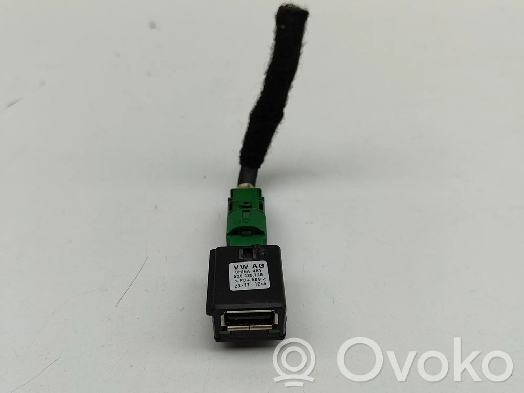 Enchufe conector USB   5Q0035726
