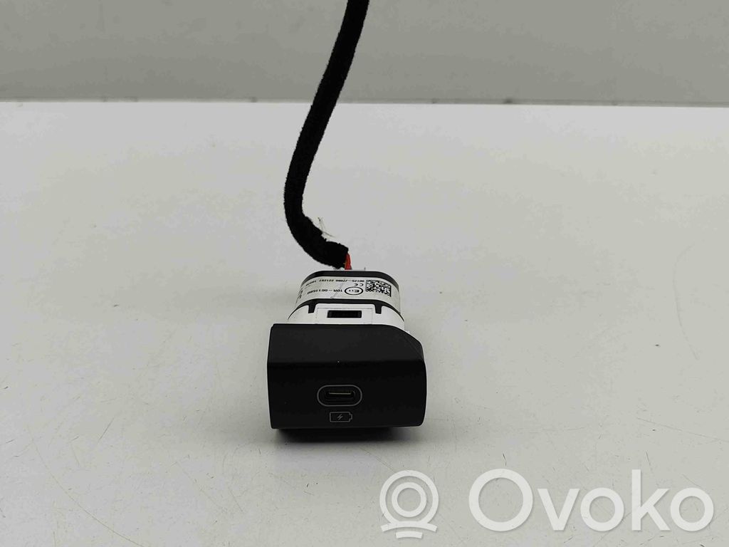 KIA Ceed Enchufe conector USB 