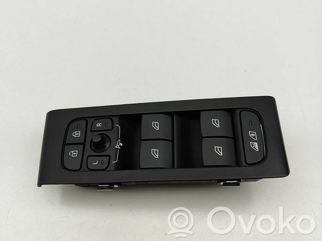 Volvo XC40 Electric window control switch 