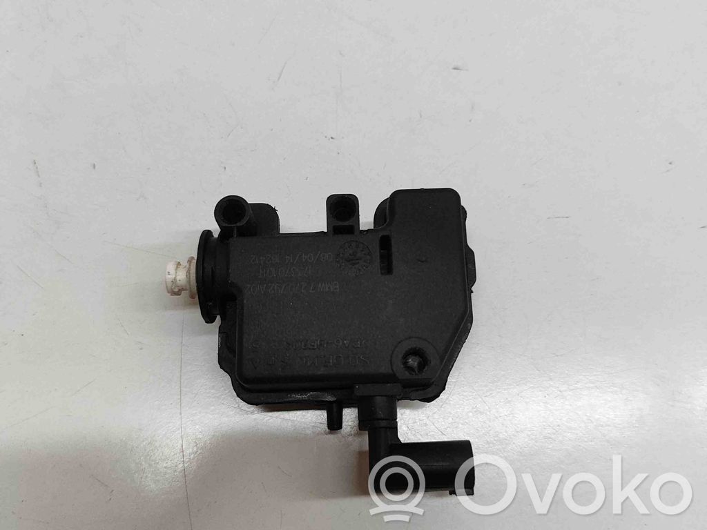 BMW 3 F30 F35 F31 Serratura del tappo del serbatoio del carburante 