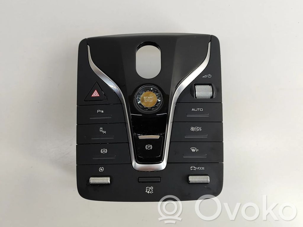 BYD Atto 3 A set of switches 