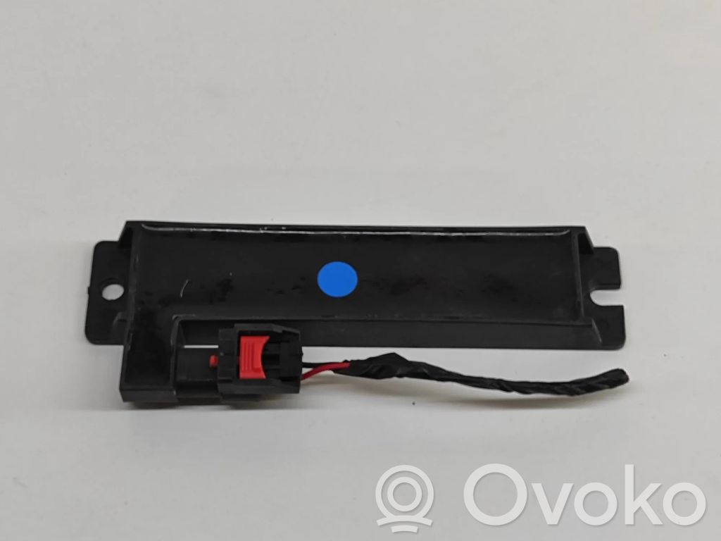 Tesla Model X Antenna di sistema senza chiave