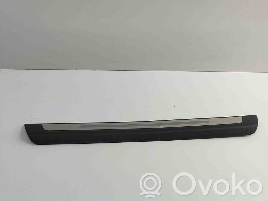 Audi Q3 F3 Osłona słupka szyby przedniej / A