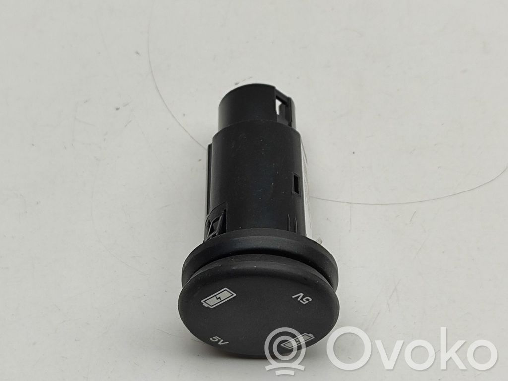Enchufe conector USB   FK7219010AB