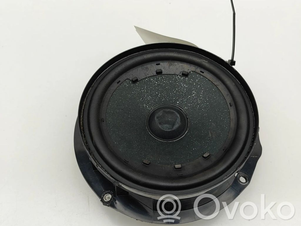 Volkswagen Golf VIII Altavoz de la puerta delantera