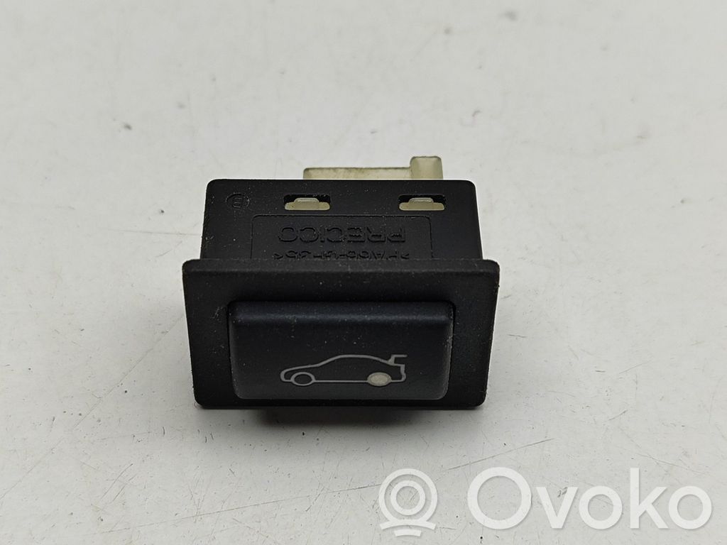 BMW 5 F10 F11 Buton deschidere portbagaj 